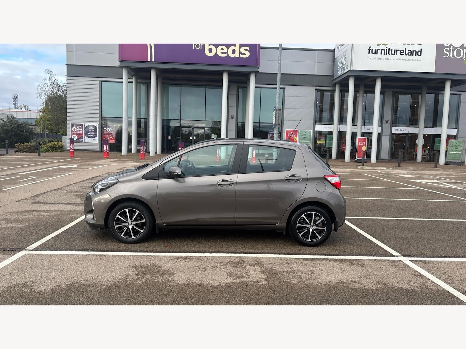 Used Toyota Yaris 2019 for sale - 76389384: Photo 19