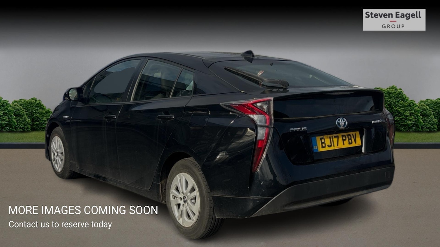 Used Toyota Prius 2017 for sale - 77853196: Photo 2