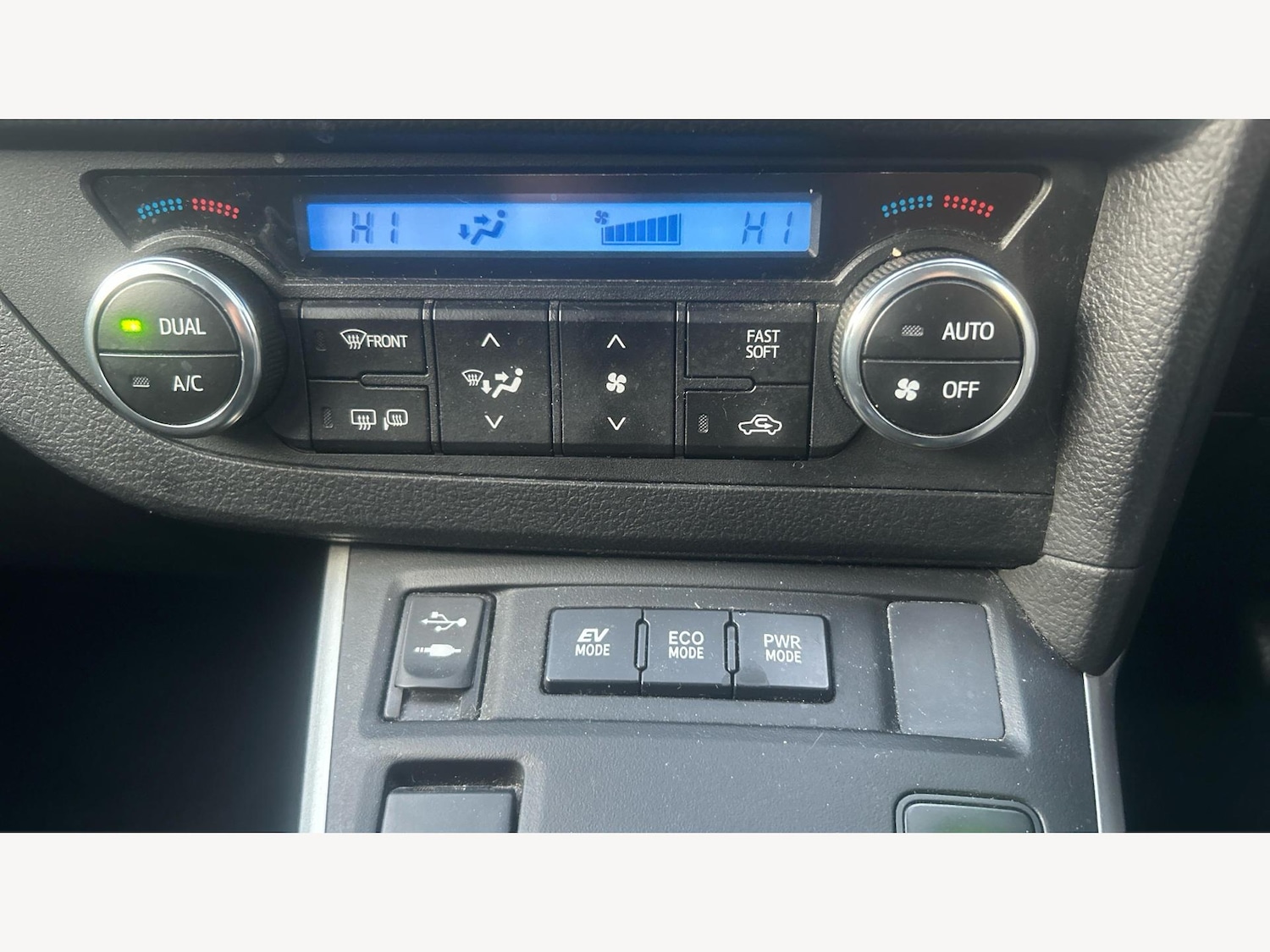 Used Toyota Auris 2014 for sale - 76645048: Photo 28