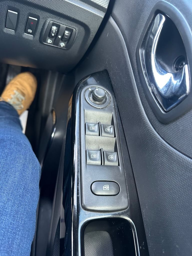 Used Renault Captur 2014 for sale - 77893707: Photo 28