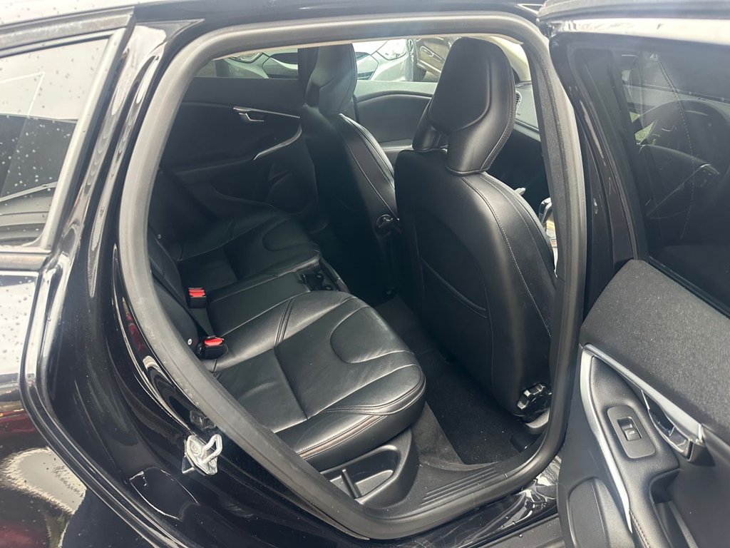 Used Volvo V40 2015 for sale - 76454634: Photo 11