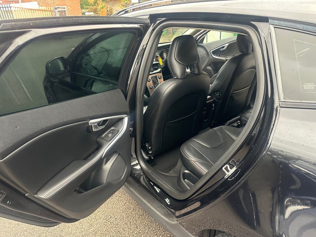 Used Volvo V40 2015 for sale - 76454634: Photo 15