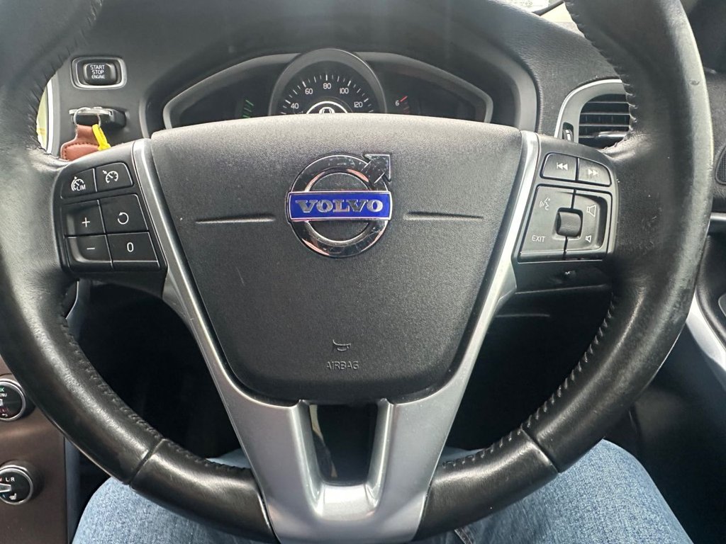 Used Volvo V40 2015 for sale - 76454634: Photo 19