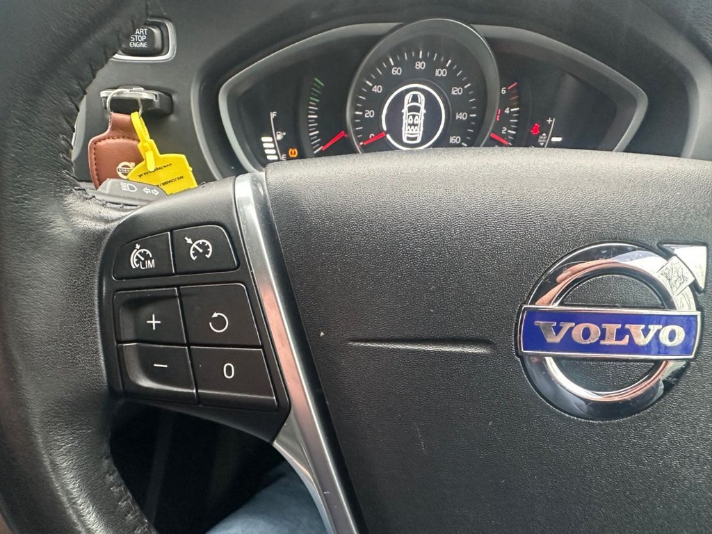 Used Volvo V40 2015 for sale - 76454634: Photo 20