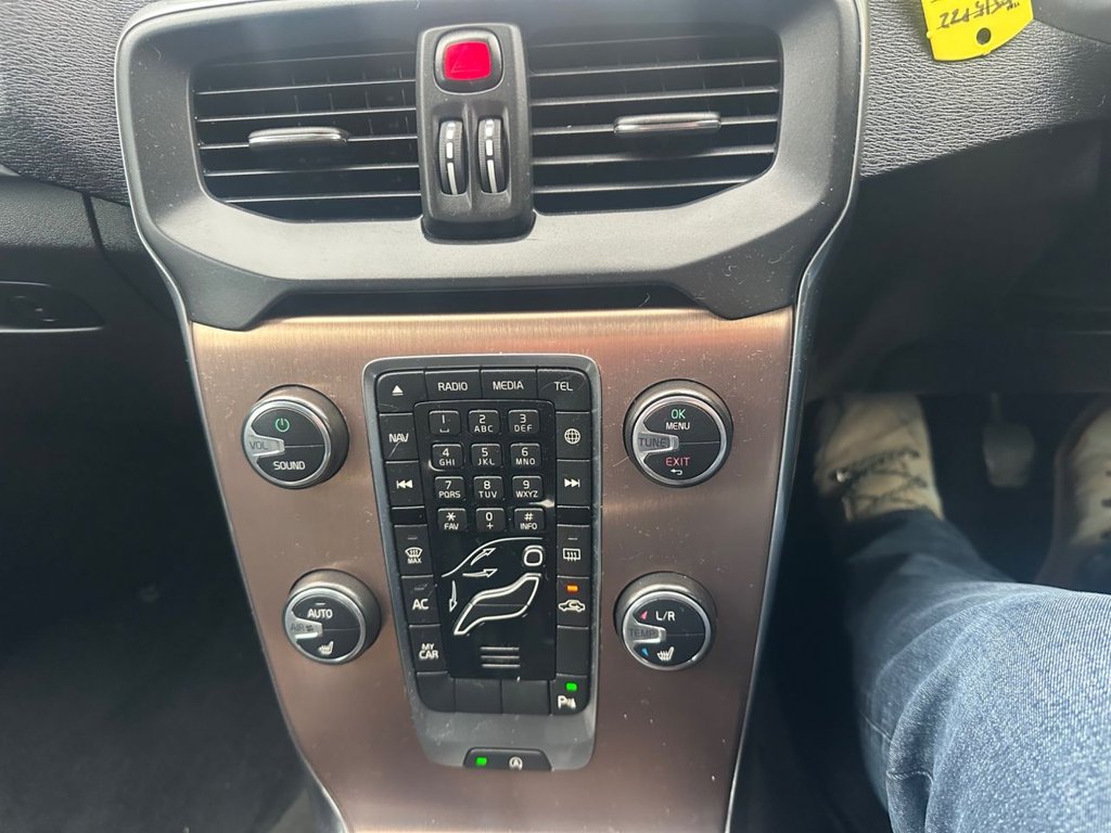 Used Volvo V40 2015 for sale - 76454634: Photo 24