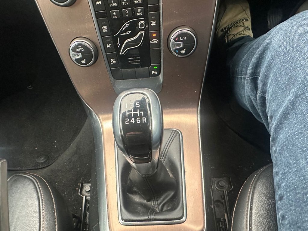 Used Volvo V40 2015 for sale - 76454634: Photo 25