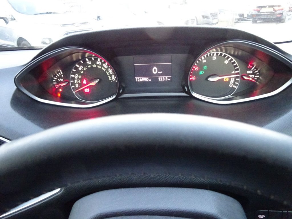 Used Peugeot 308 2014 for sale - 77241528: Photo 15