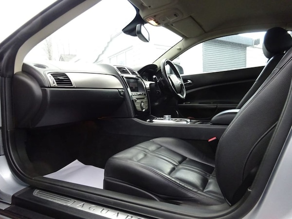 Used Jaguar XK 2010 for sale - 71033185: Photo 11