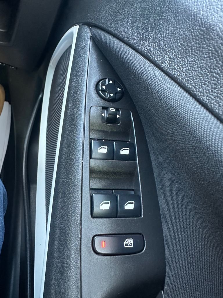 Used Vauxhall Crossland X 2020 for sale - 77893725: Photo 24