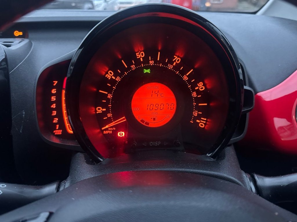 Used Toyota AYGO 2015 for sale - 76470416: Photo 23