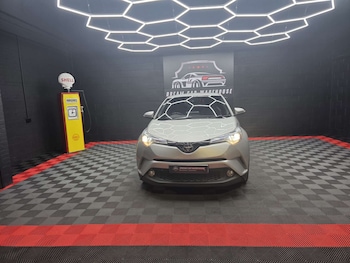 Used Toyota C-HR 2017 for sale - 78882915: Photo