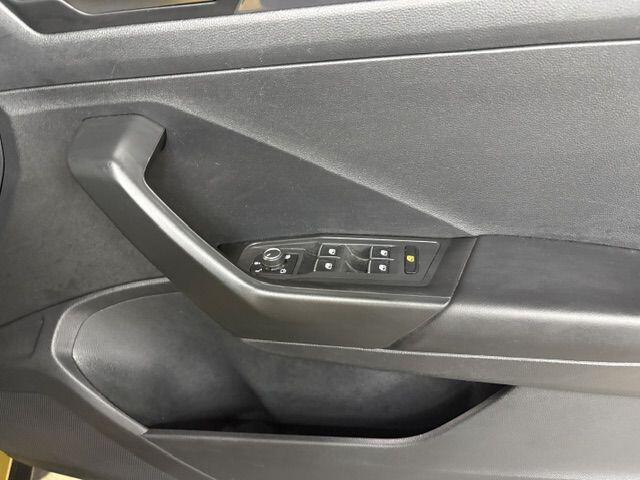 Used Volkswagen T-Roc for sale - 78035151: Photo 12