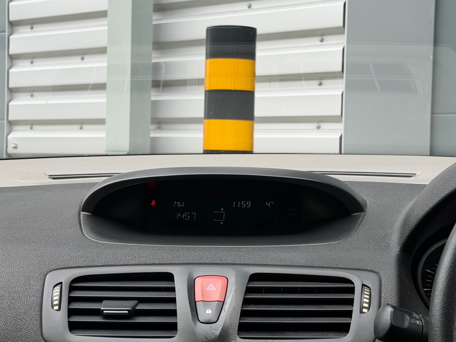 Used Renault Megane 2010 for sale - 77323928: Photo 15