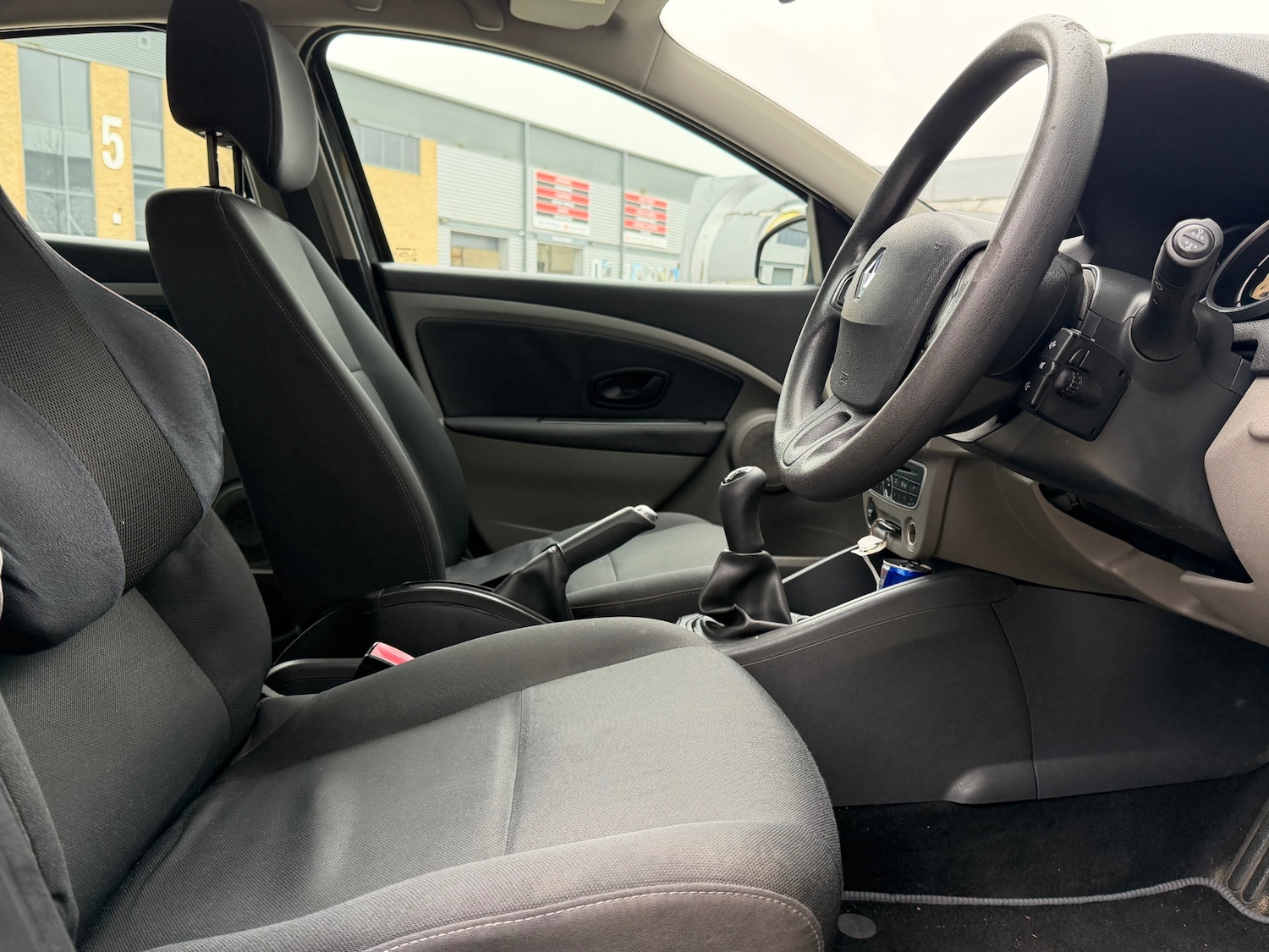 Used Renault Megane 2010 for sale - 77323928: Photo 6