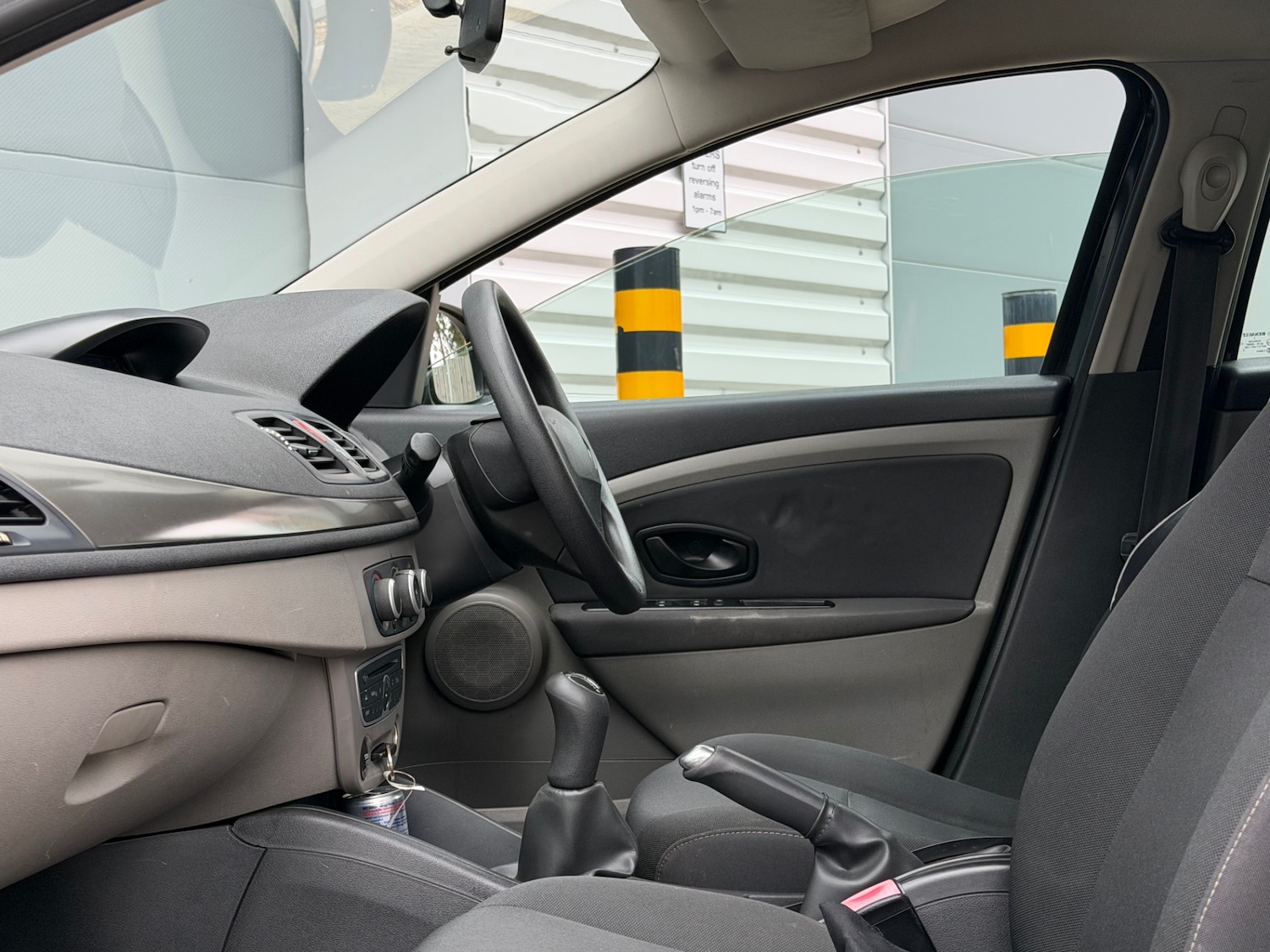 Used Renault Megane 2010 for sale - 77323928: Photo 8