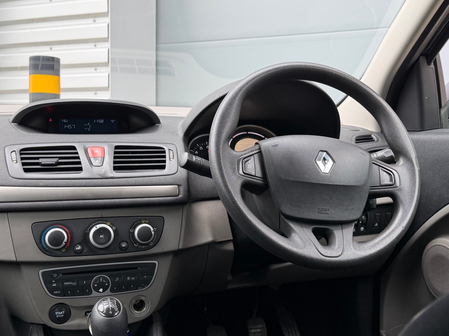 Used Renault Megane 2010 for sale - 77323928: Photo 9