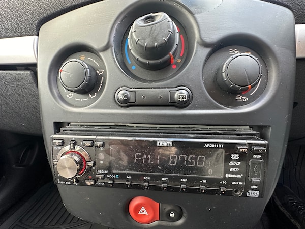Used Renault Clio 2009 for sale - 76170822: Photo 11