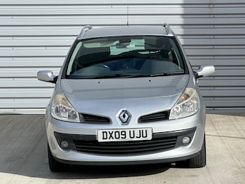 Used Renault Clio 2009 for sale - 76170822: Photo 2