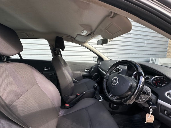 Used Renault Clio 2009 for sale - 76170822: Photo 8