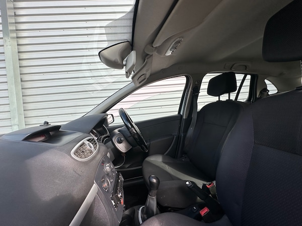 Used Renault Clio 2009 for sale - 76170822: Photo 9
