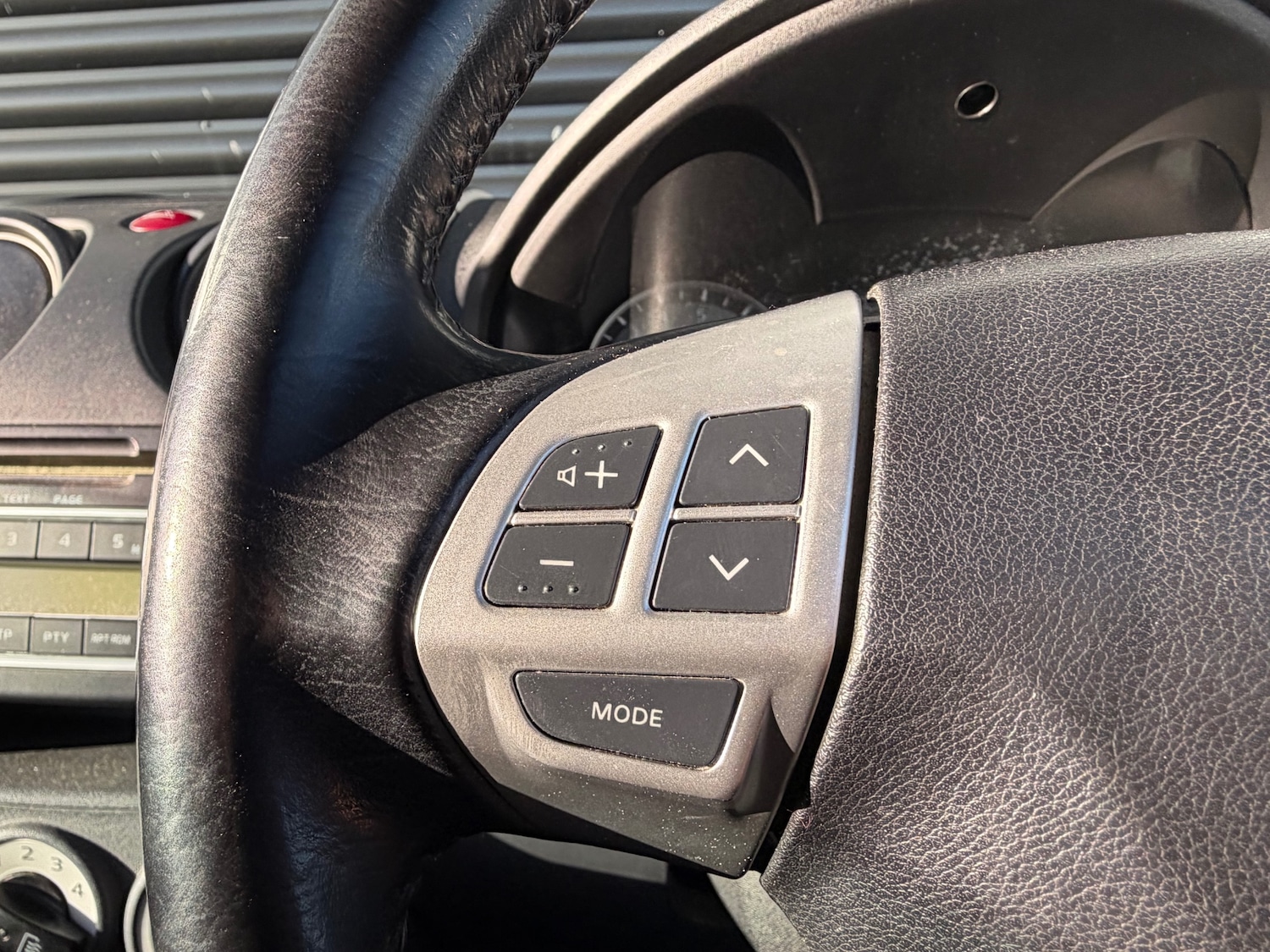 Used Mitsubishi Colt 2011 for sale - 77918236: Photo 13