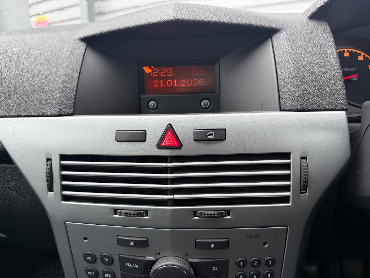 Used Vauxhall Astra 2009 for sale - 77854345: Photo 9