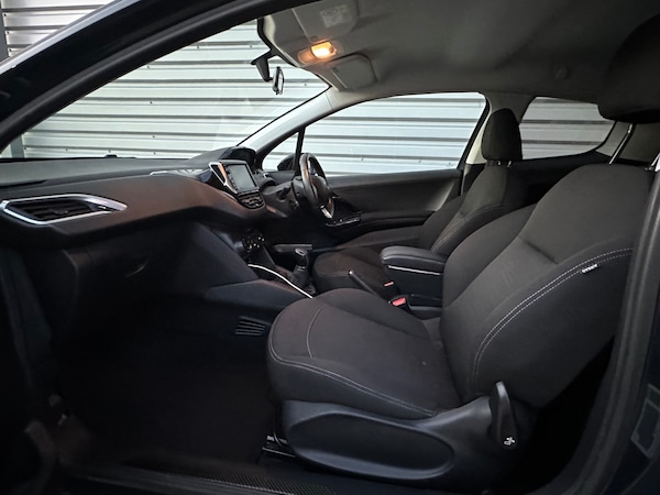 Used Peugeot 208 2017 for sale - 76332828: Photo 15
