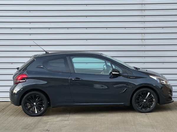 Used Peugeot 208 2017 for sale - 76332828: Photo 7