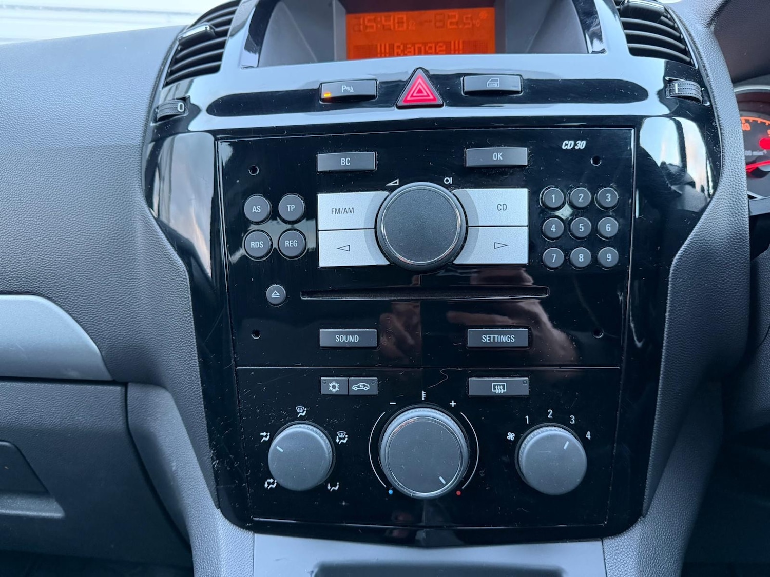 Used Vauxhall Zafira 2011 for sale - 76626752: Photo 11