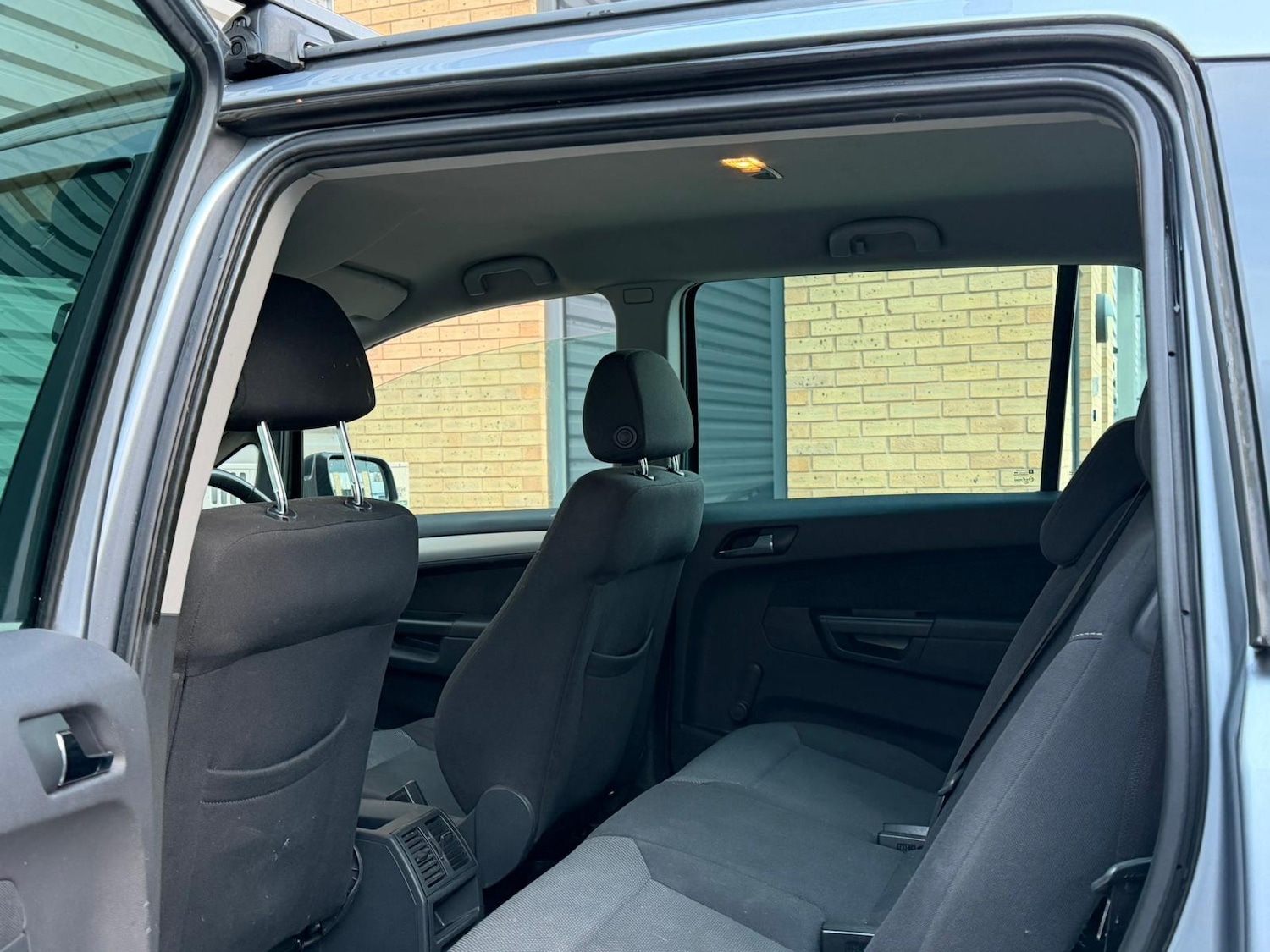 Used Vauxhall Zafira 2011 for sale - 76626752: Photo 12