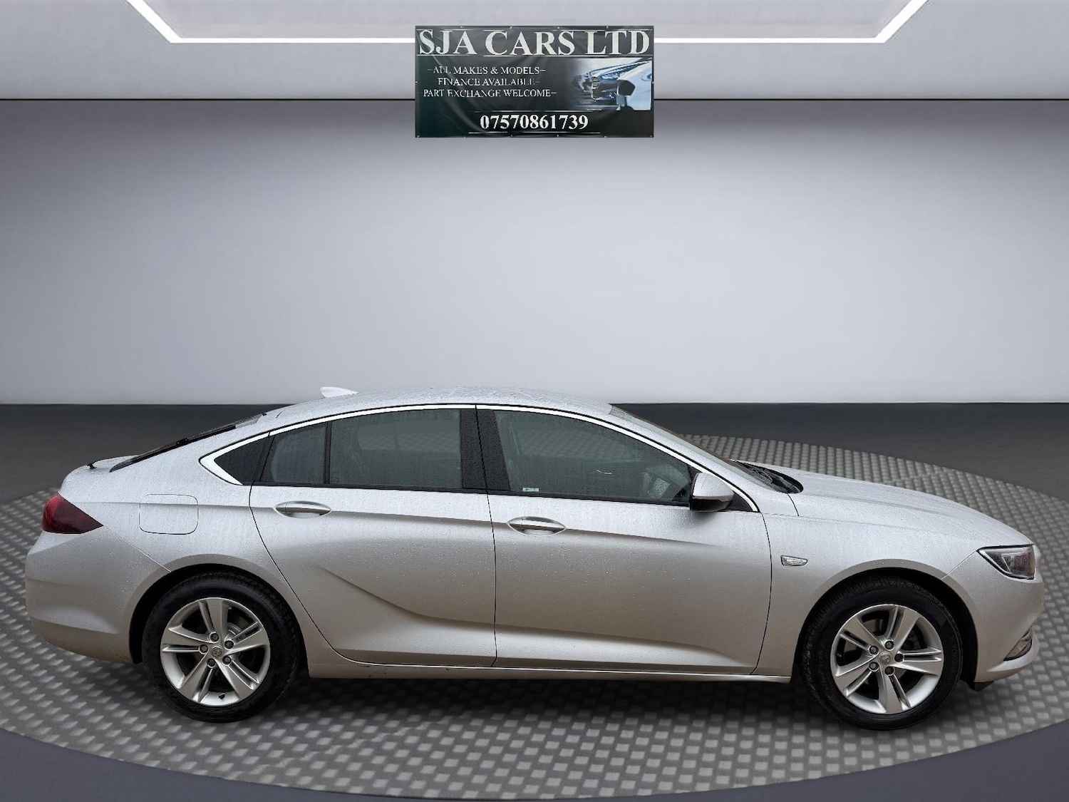 Used Vauxhall Insignia 2018 for sale - 77385630: Photo 4