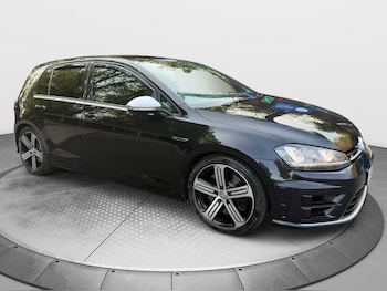 Used Volkswagen Golf 2017 for sale - 78427567: Photo