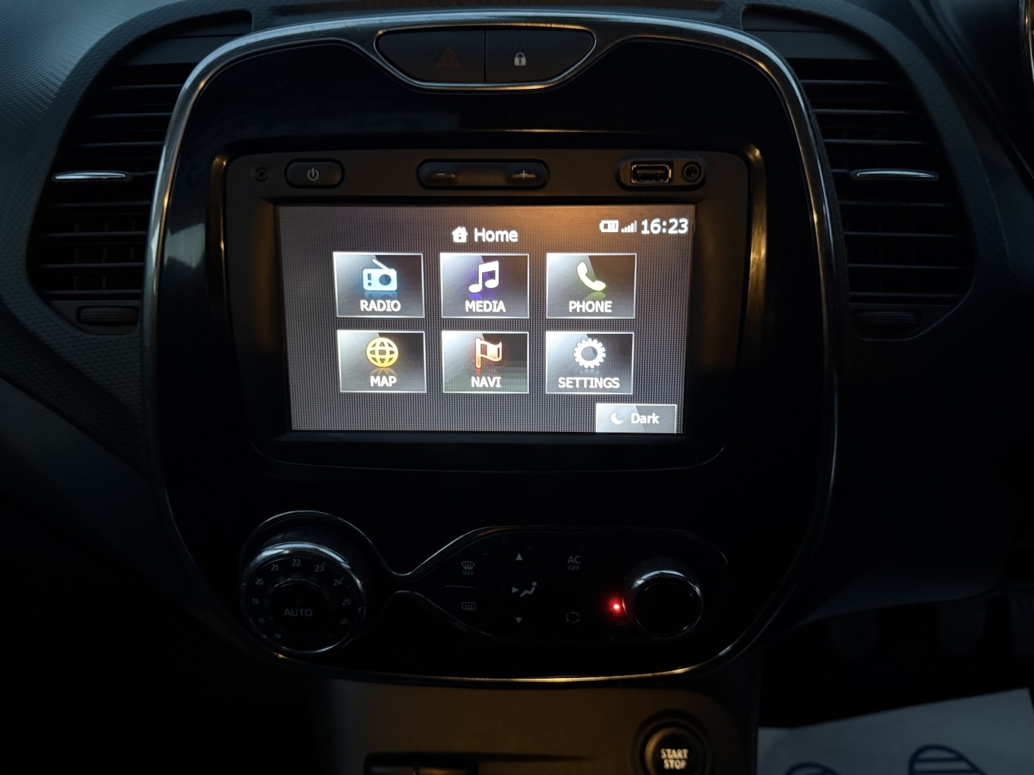 Used Renault Captur 2015 for sale - 78190660: Photo 9