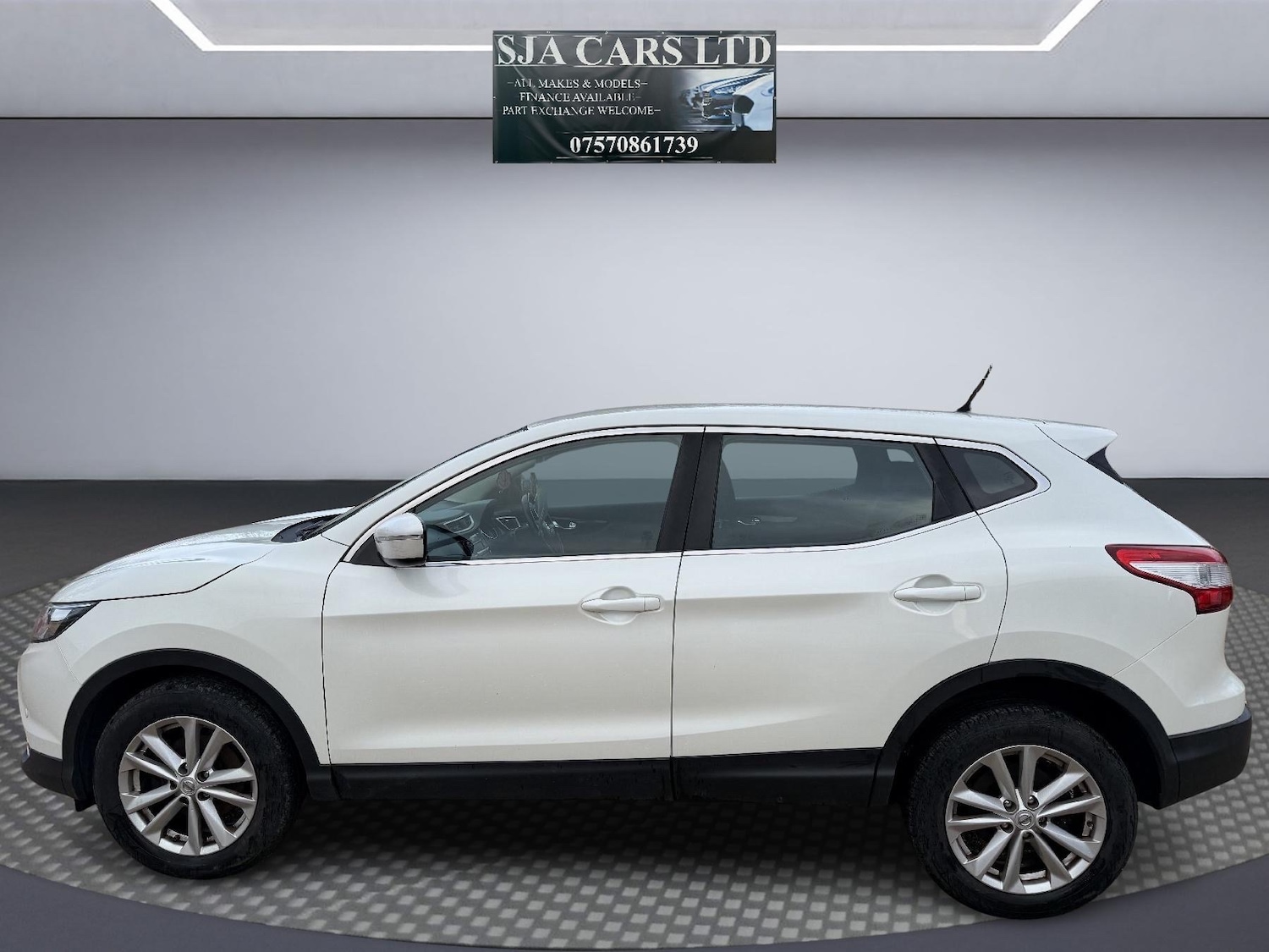 Used Nissan Qashqai 2014 for sale - 77250795: Photo 4