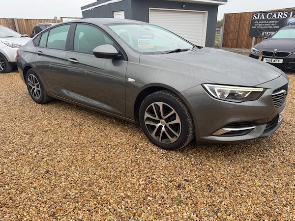 Used Vauxhall Insignia 2017 for sale - 76305801: Photo 2