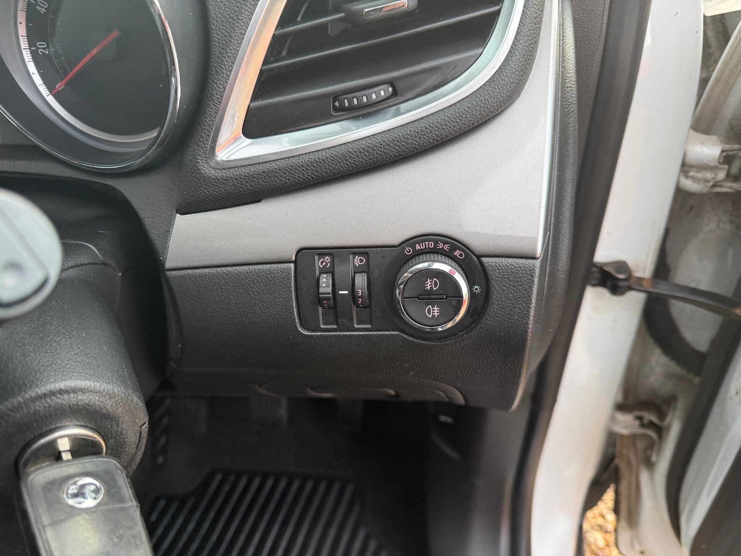 Used Vauxhall Mokka 2015 for sale - 76881645: Photo 11