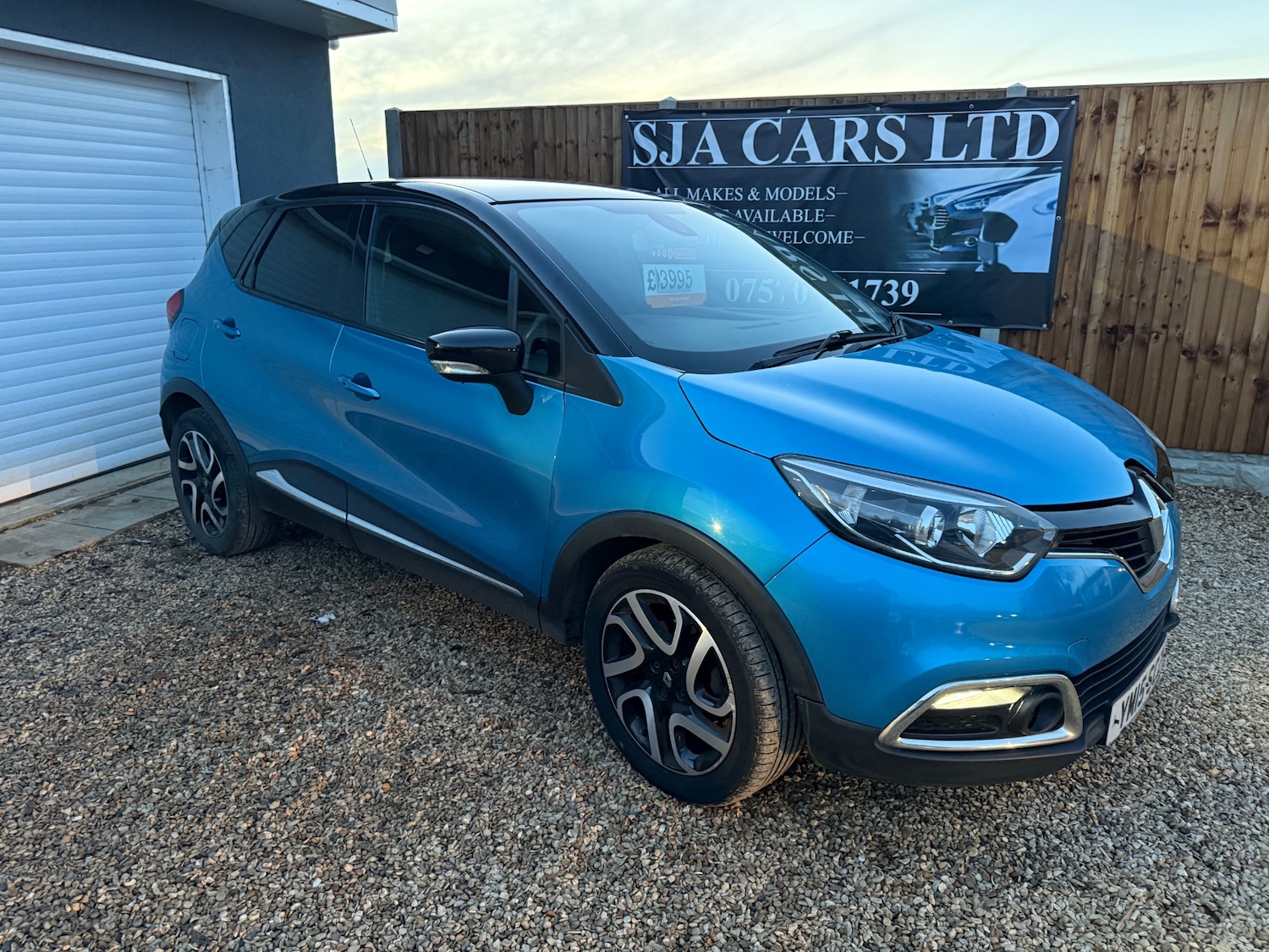 Used Renault Captur 2015 for sale - 76568210: Photo 2