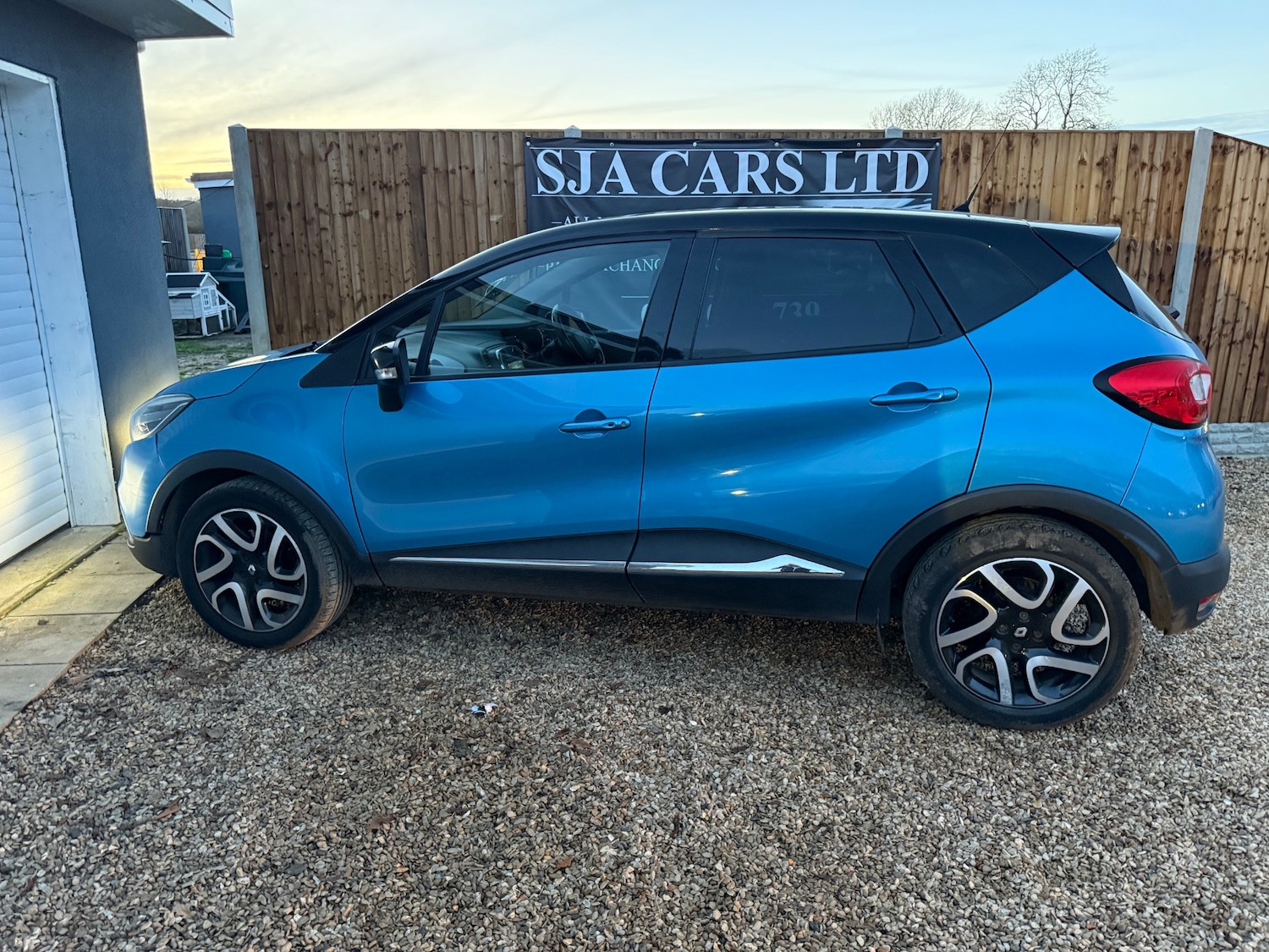 Used Renault Captur 2015 for sale - 76568210: Photo 5