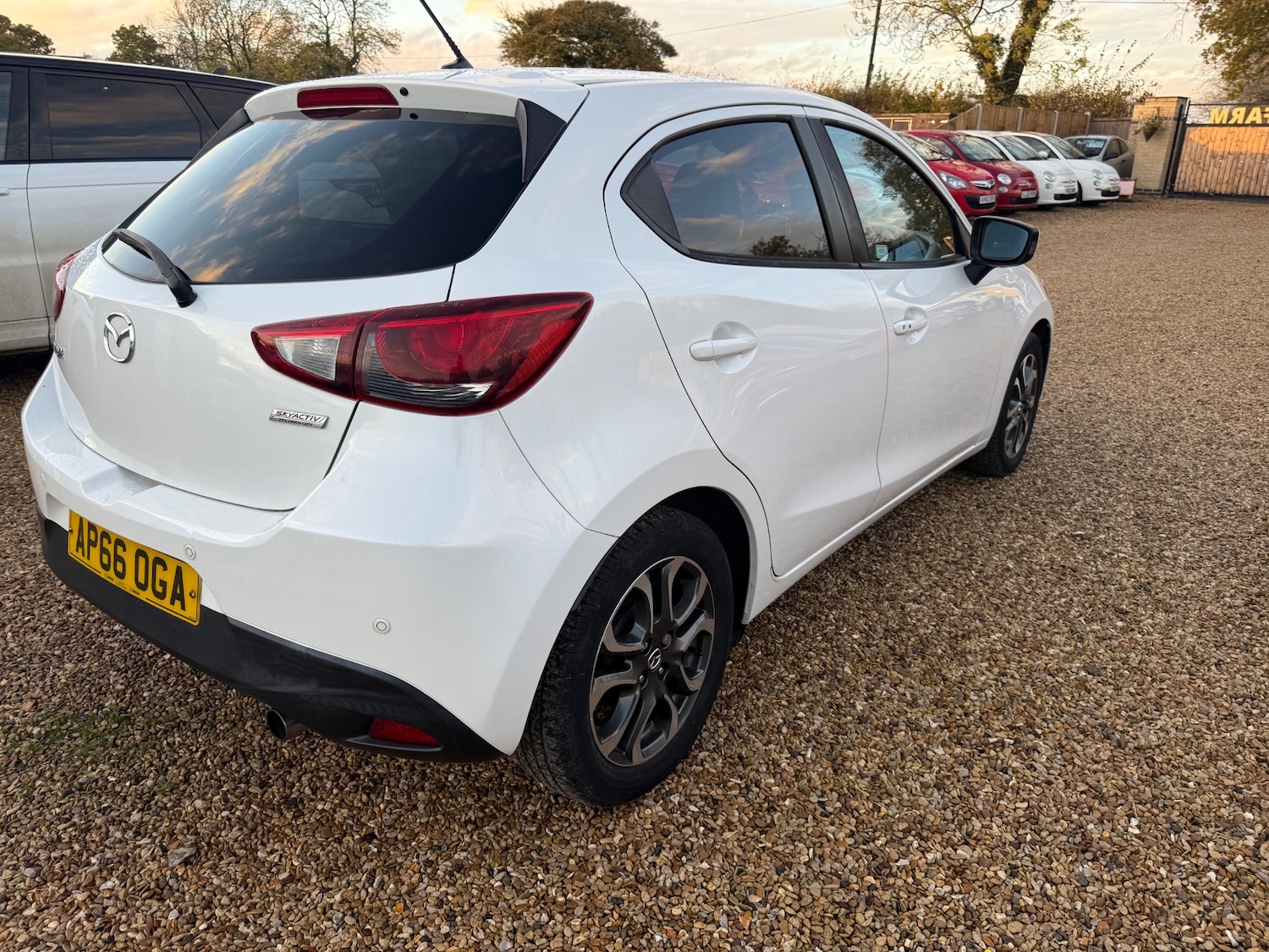 Used Mazda Mazda2 2016 for sale - 76428222: Photo 4