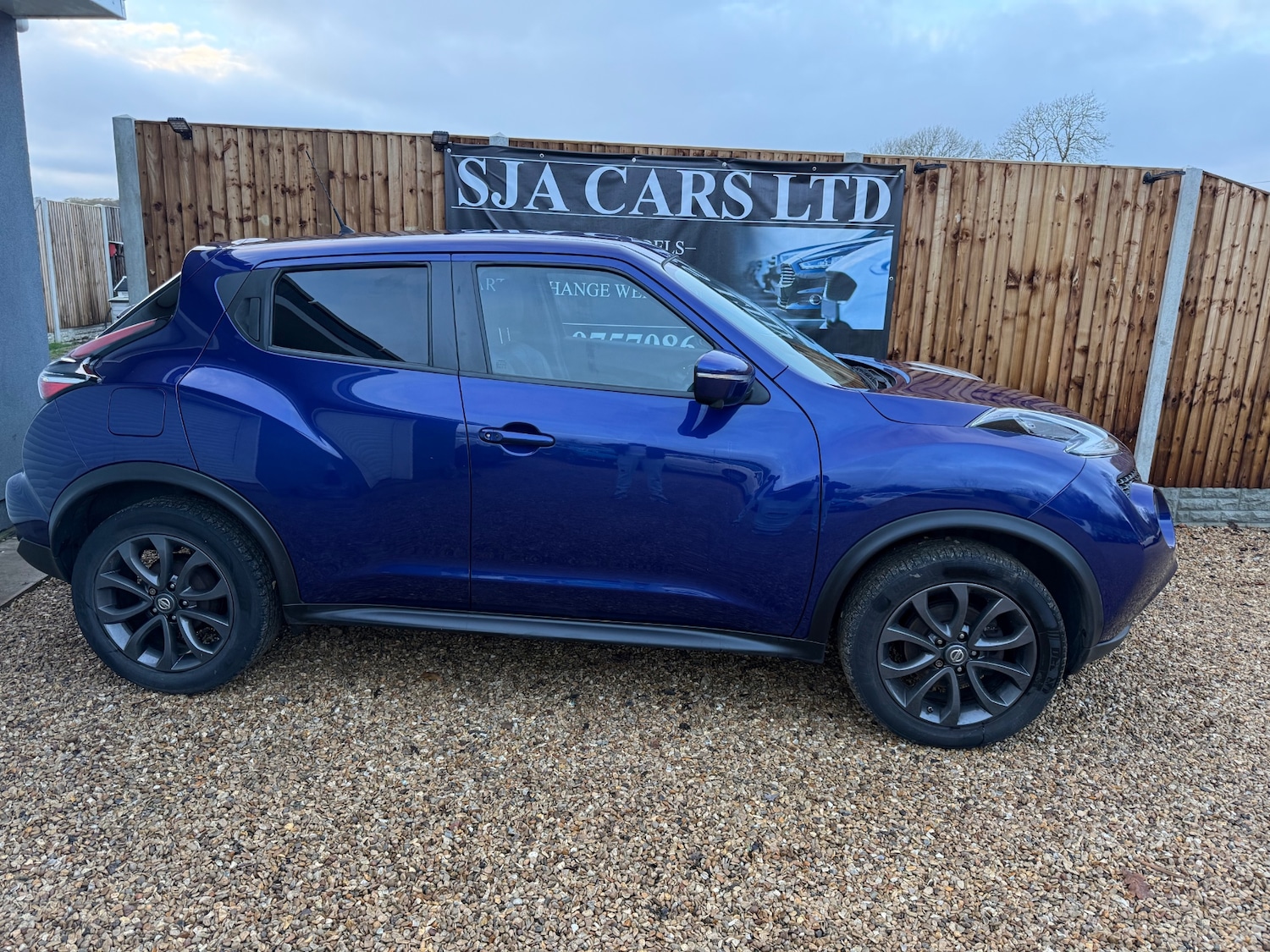 Used Nissan Juke 2015 for sale - 76684540: Photo 2