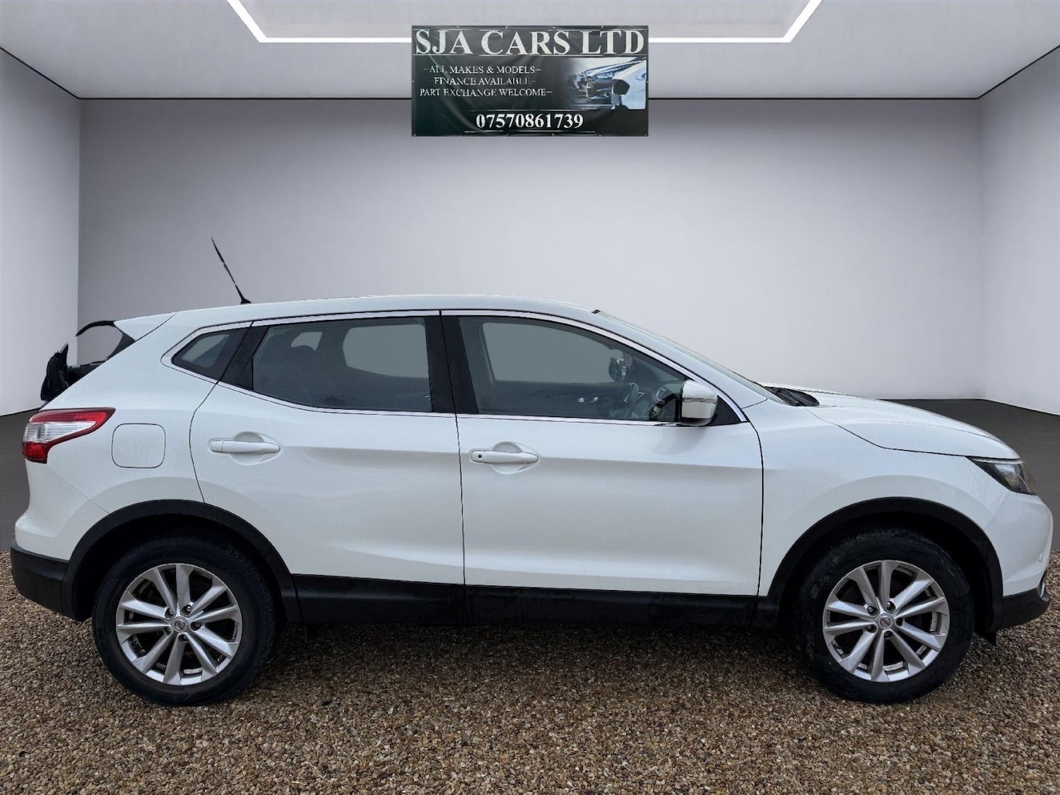 Used Nissan Qashqai 2014 for sale - 77687756: Photo 4