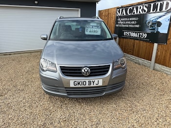 Used Volkswagen Touran 2010 for sale - 75912479: Photo