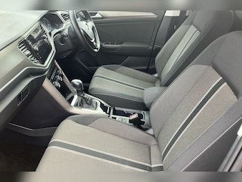 Used Volkswagen T-Roc 2021 for sale - 75766360: Photo