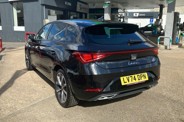 Used SEAT Leon 2024 for sale - 75561145: Photo 2