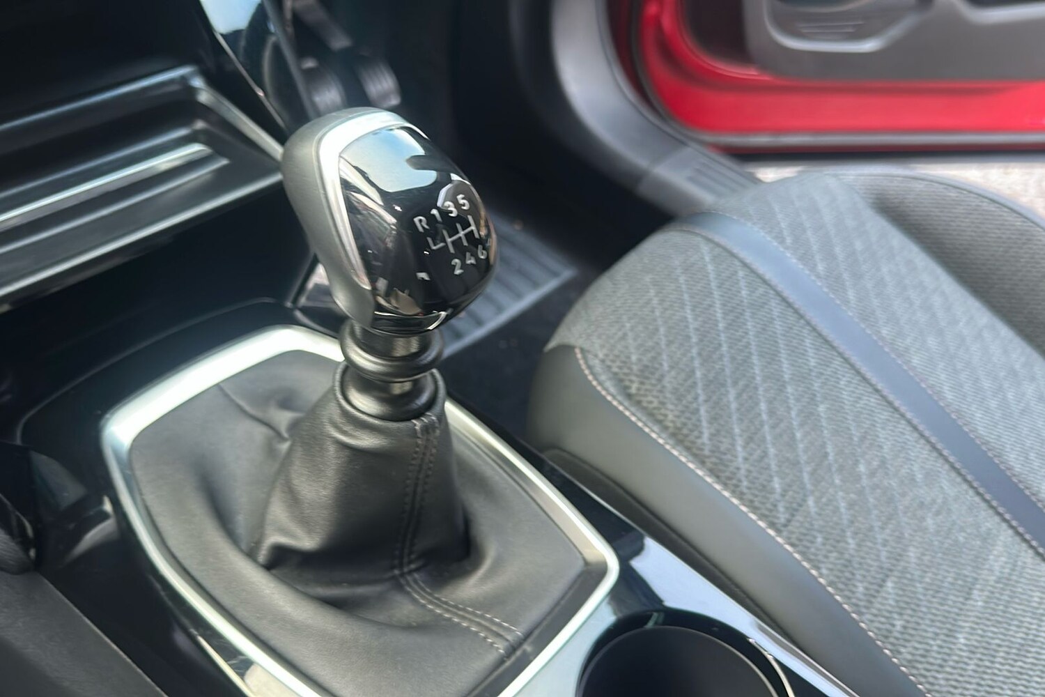 Used Peugeot 2008 2024 for sale - 78052662: Photo 38