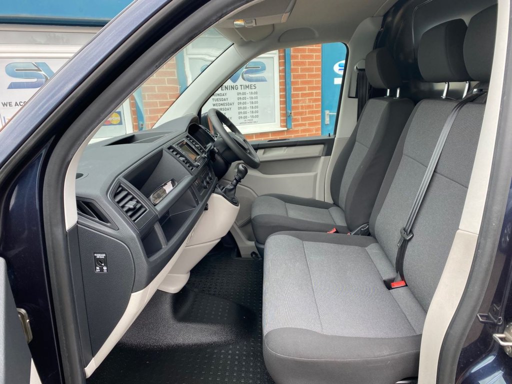 Used Volkswagen Transporter 2017 for sale - 76985942: Photo 11