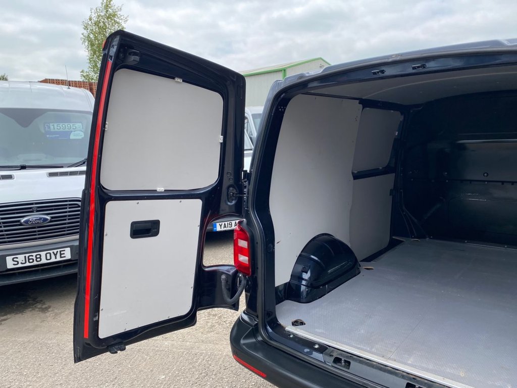 Used Volkswagen Transporter 2017 for sale - 76985942: Photo 20