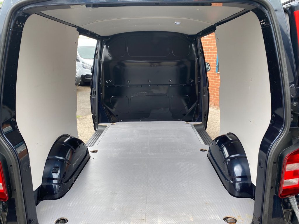 Used Volkswagen Transporter 2017 for sale - 76985942: Photo 21