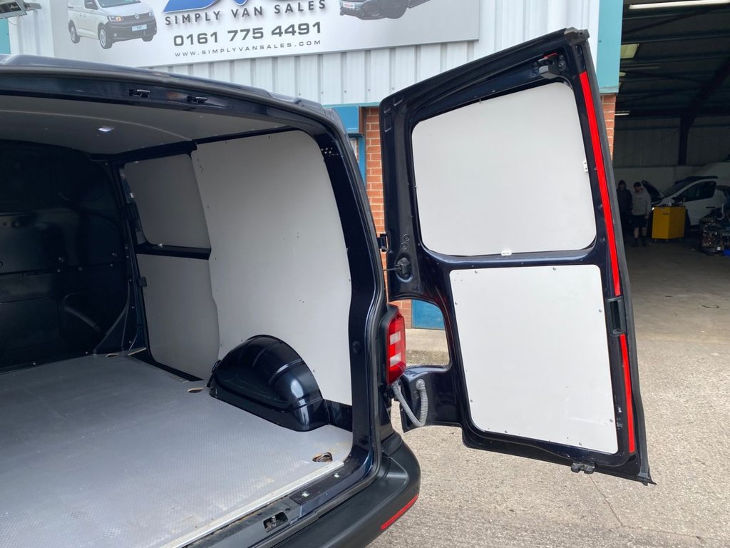 Used Volkswagen Transporter 2017 for sale - 76985942: Photo 22