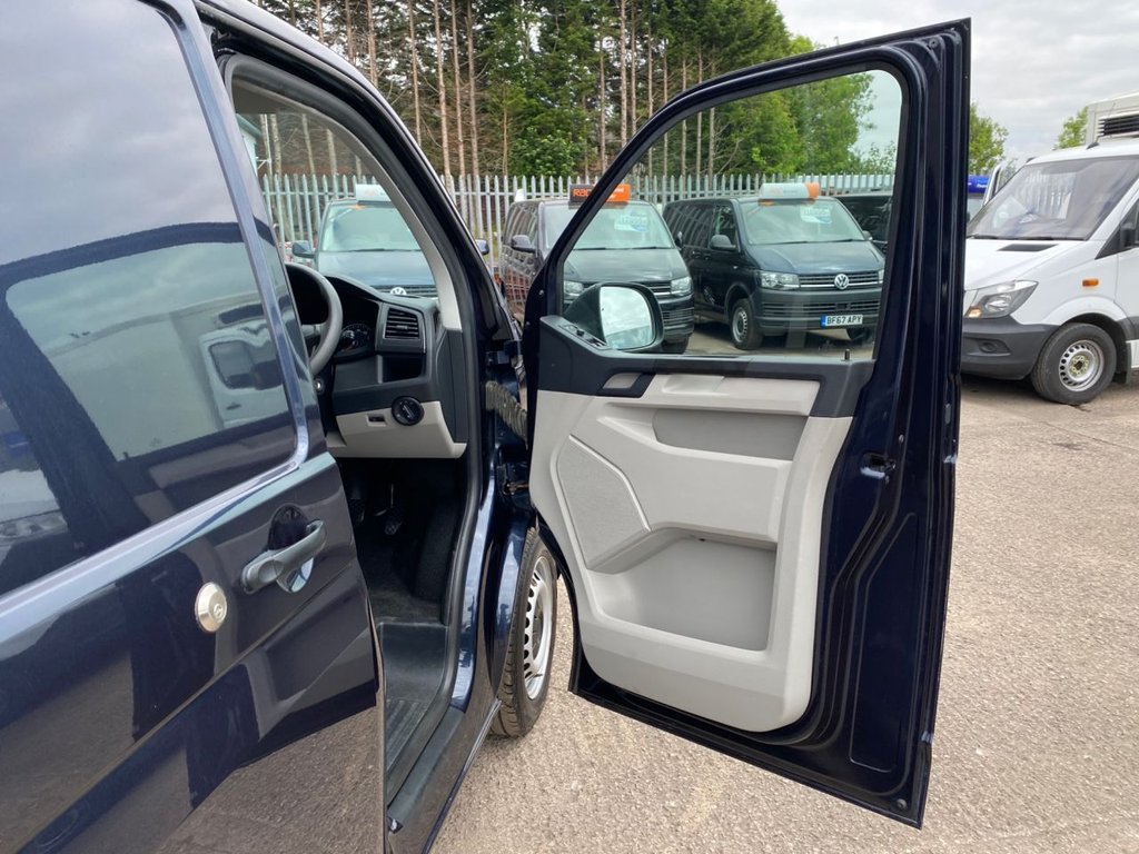 Used Volkswagen Transporter 2017 for sale - 76985942: Photo 24